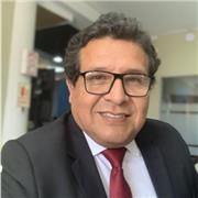 Profesor de matemática y economía aplicada a la empresa